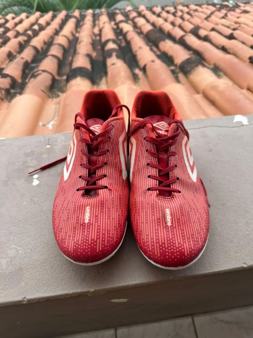 Chuteira Umbro- Rosa e branco Original. - Foto 5