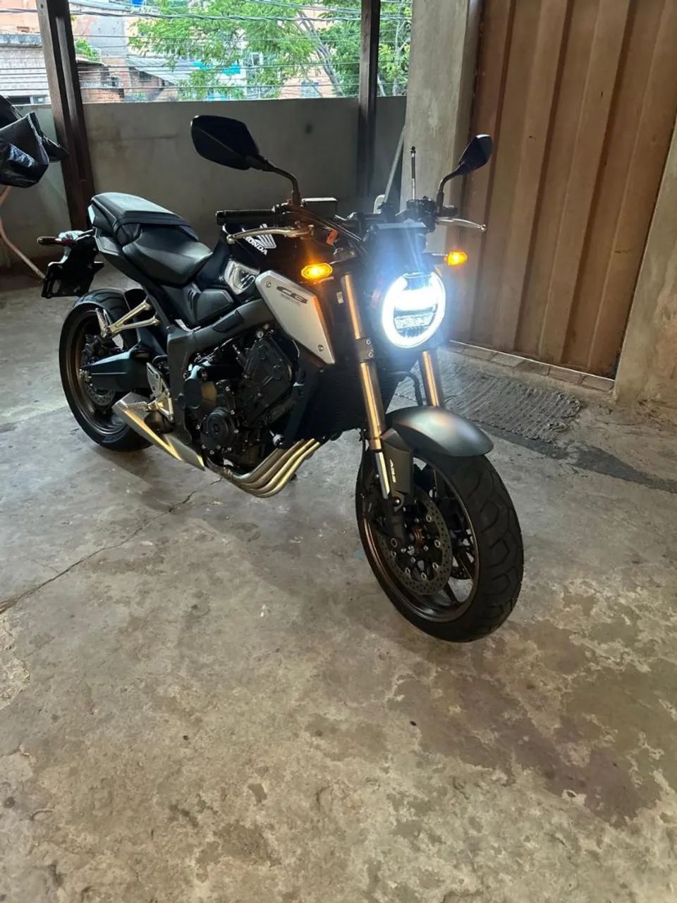 Cb 650 r 2021