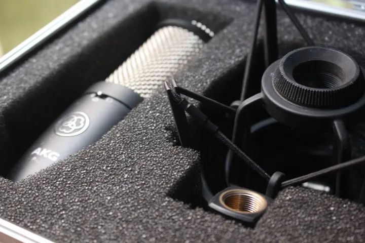 AKG P420 Profissional - Som de Estúdio + Acessórios (Perfeito!) - Foto 5