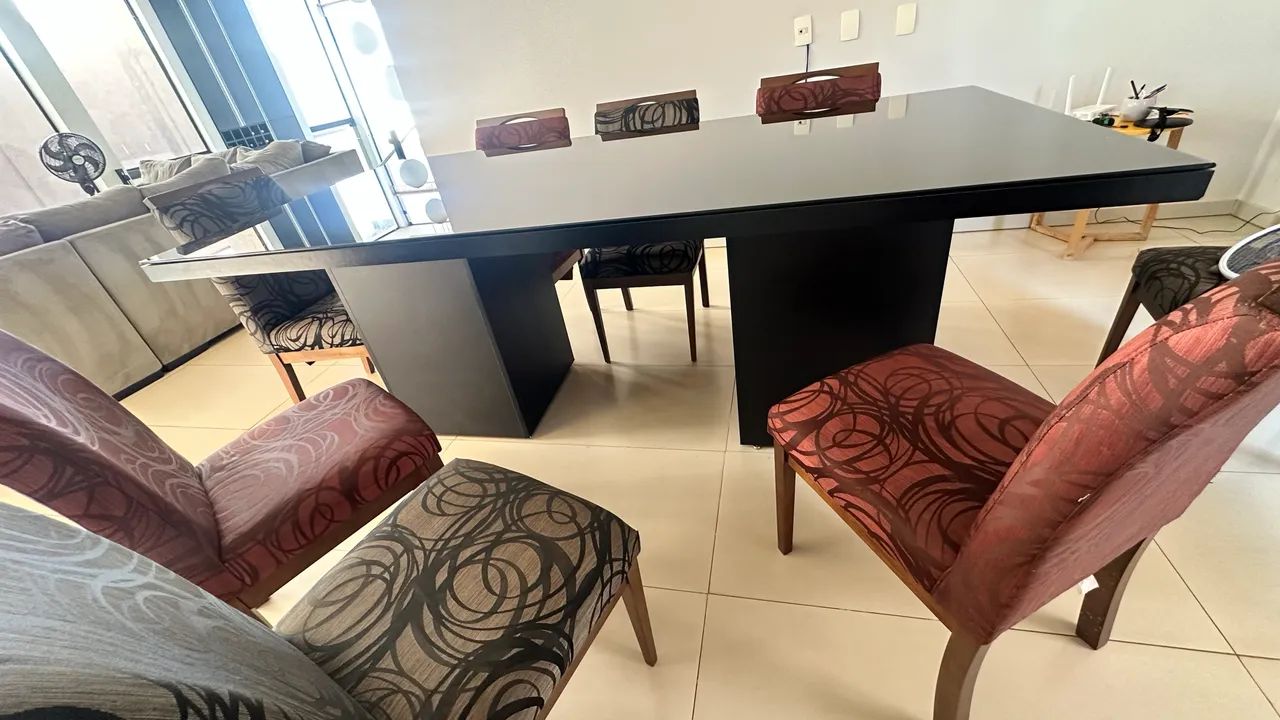 Mesa de jantar com 8 cadeiras - Foto 4