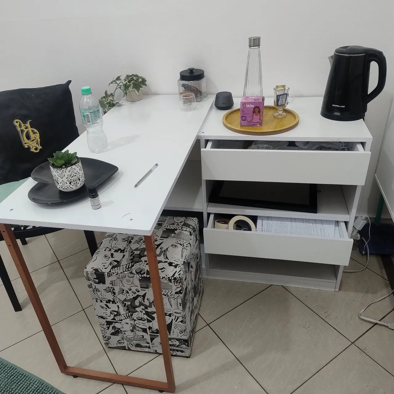 Mesa para escritório em L com duas gavetas - Foto 2