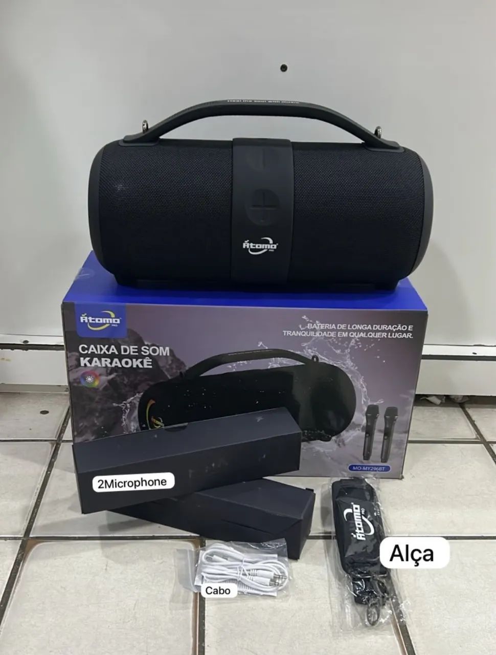 Caixa de som com microfones