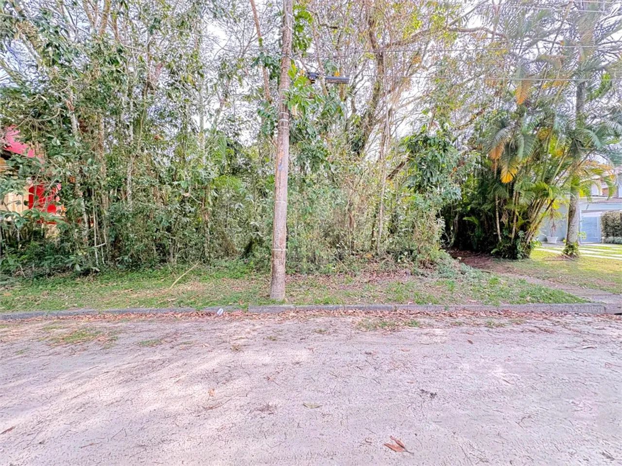 Terreno à venda em Riviera - SP