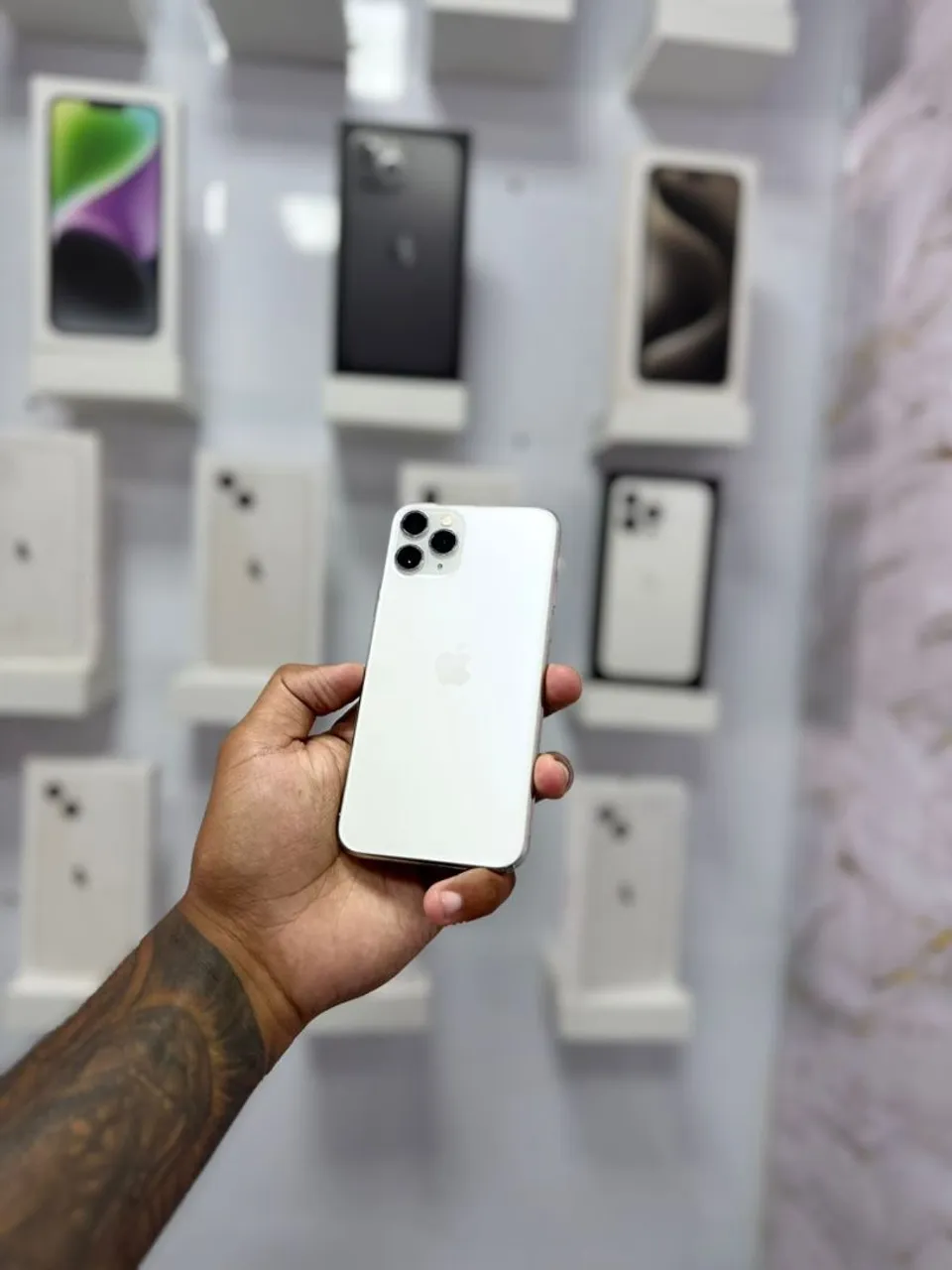 Apple iPhone 11pro 64GB ホワイト Apple iPhone 11 (64GB) - Branco - Apple iPhone 11 (64GB) - Branco