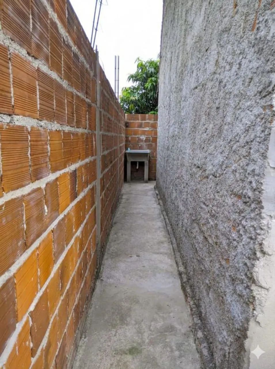 Terreno com construção inacabada.  - Foto 3