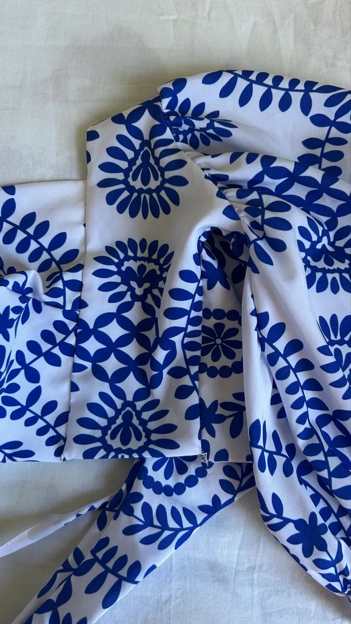 Cropped Estampado Azul e Branco Ciganinha / Ombro a Ombro - Amarração Ajustável - Foto 3