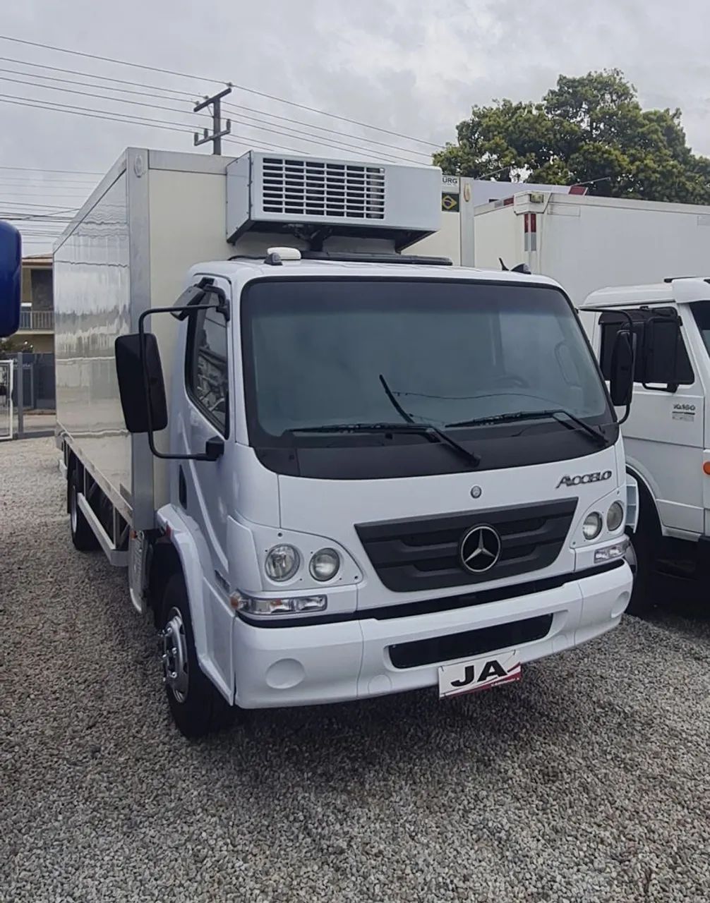 MB ACCELO 1016 ANO2016