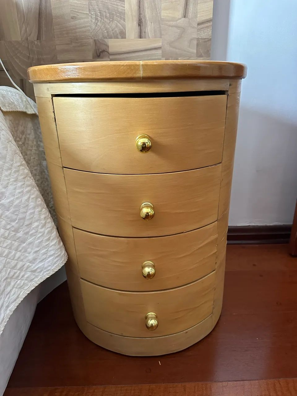 Mesa de cabeceira 