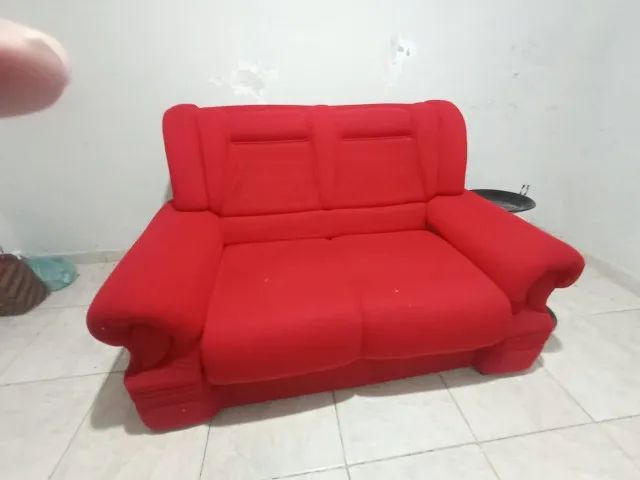 Conjunto sofás vermelho (2 e 3 lugares) - R$700 - Foto 2