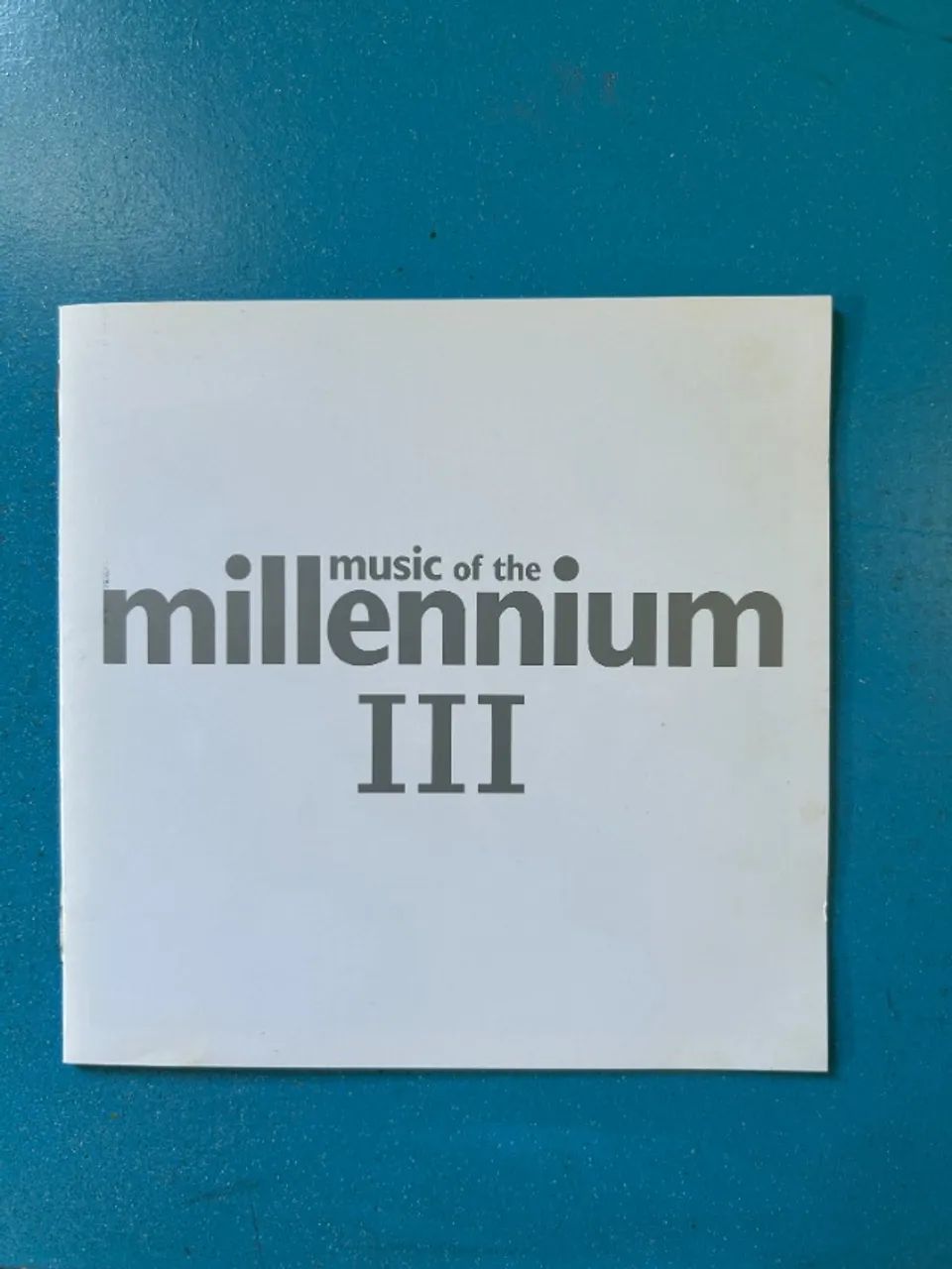 CD duplo original Music of the Millennium III, edição oficial EMI.