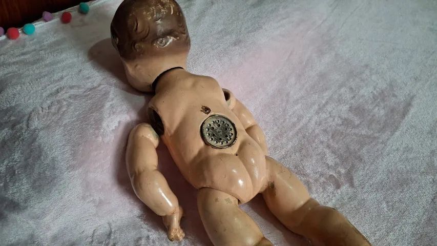BEBÊ ANTIGO 53 CM - OLHOS DE VIDRO QUE ABREM E FECHAM - DÉCADA 40/50  - Foto 4