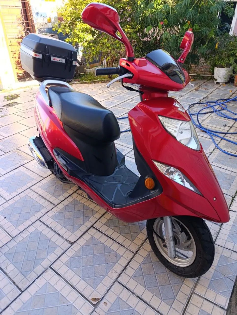 Moto Suzuki Burgman 