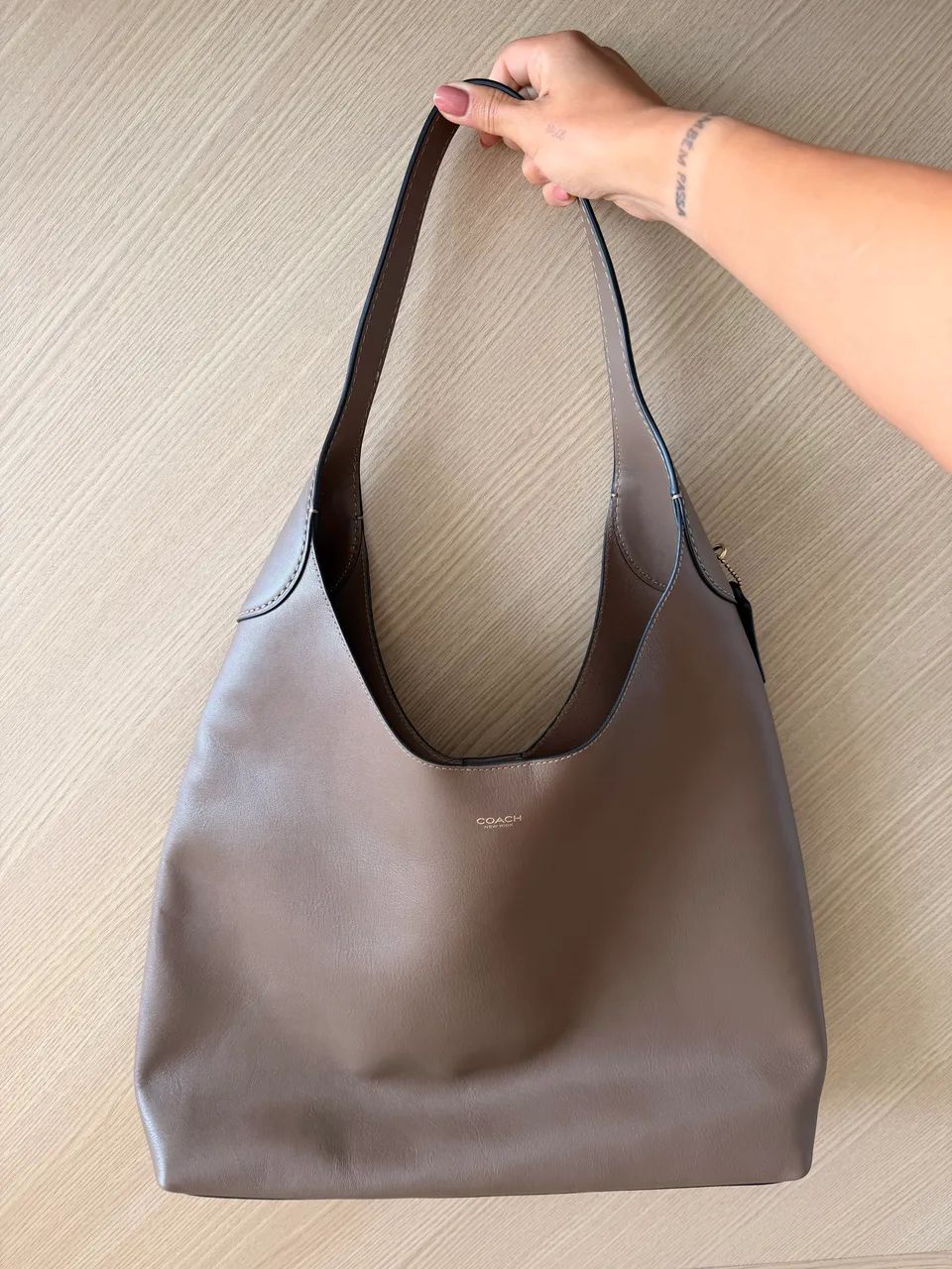 bolsa coach brooklyn shoulder 39 marrom - Foto 2