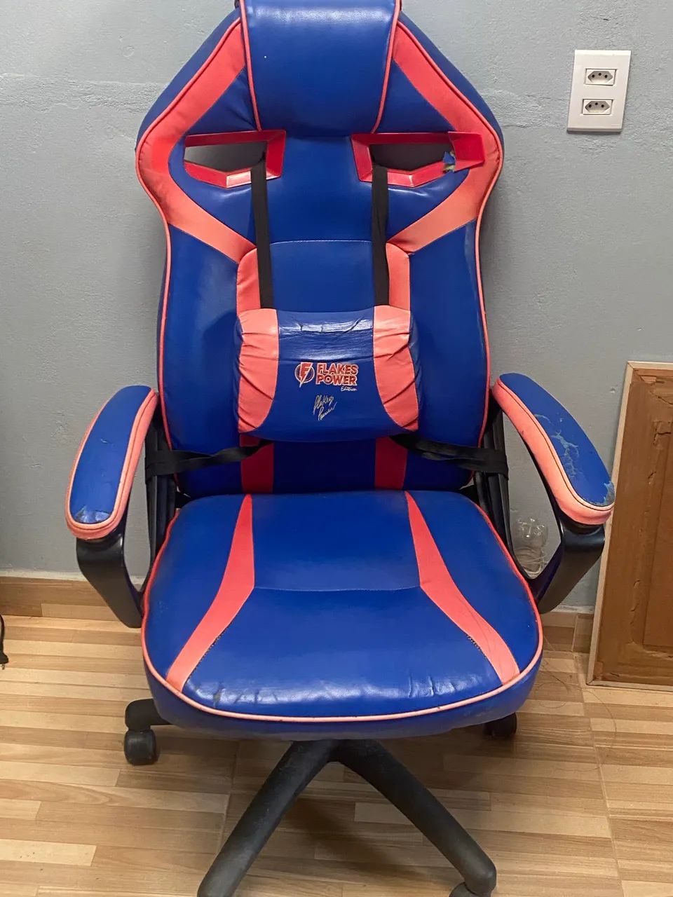 Cadeira gamer em perfeito estado 