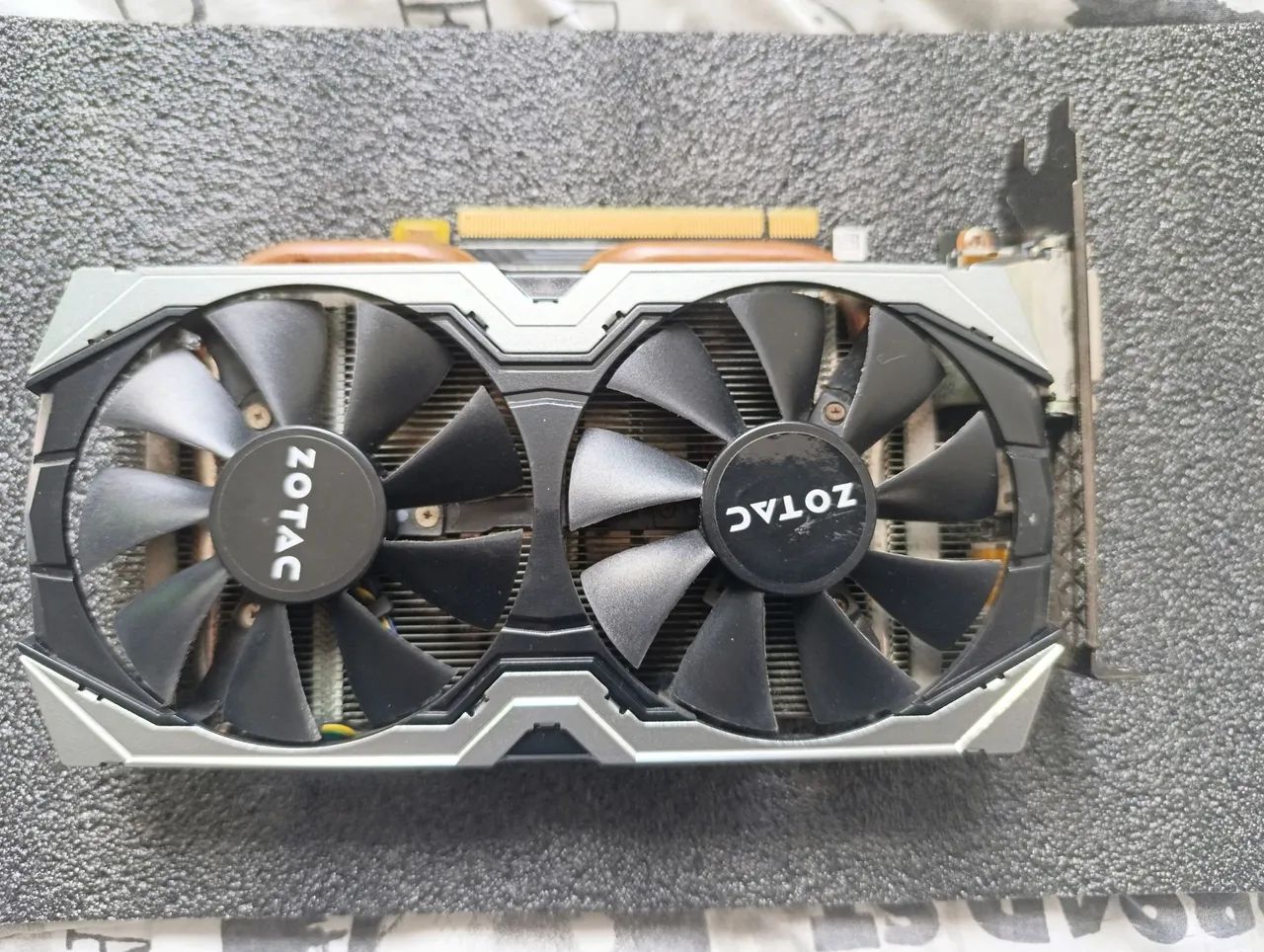 GTX 1060 6GB Zotac AMP Edition - Excelente Estado - Placas de