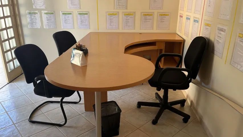 Mesa Escritório  + Hack Corporativo Planejado ALBERFLEX