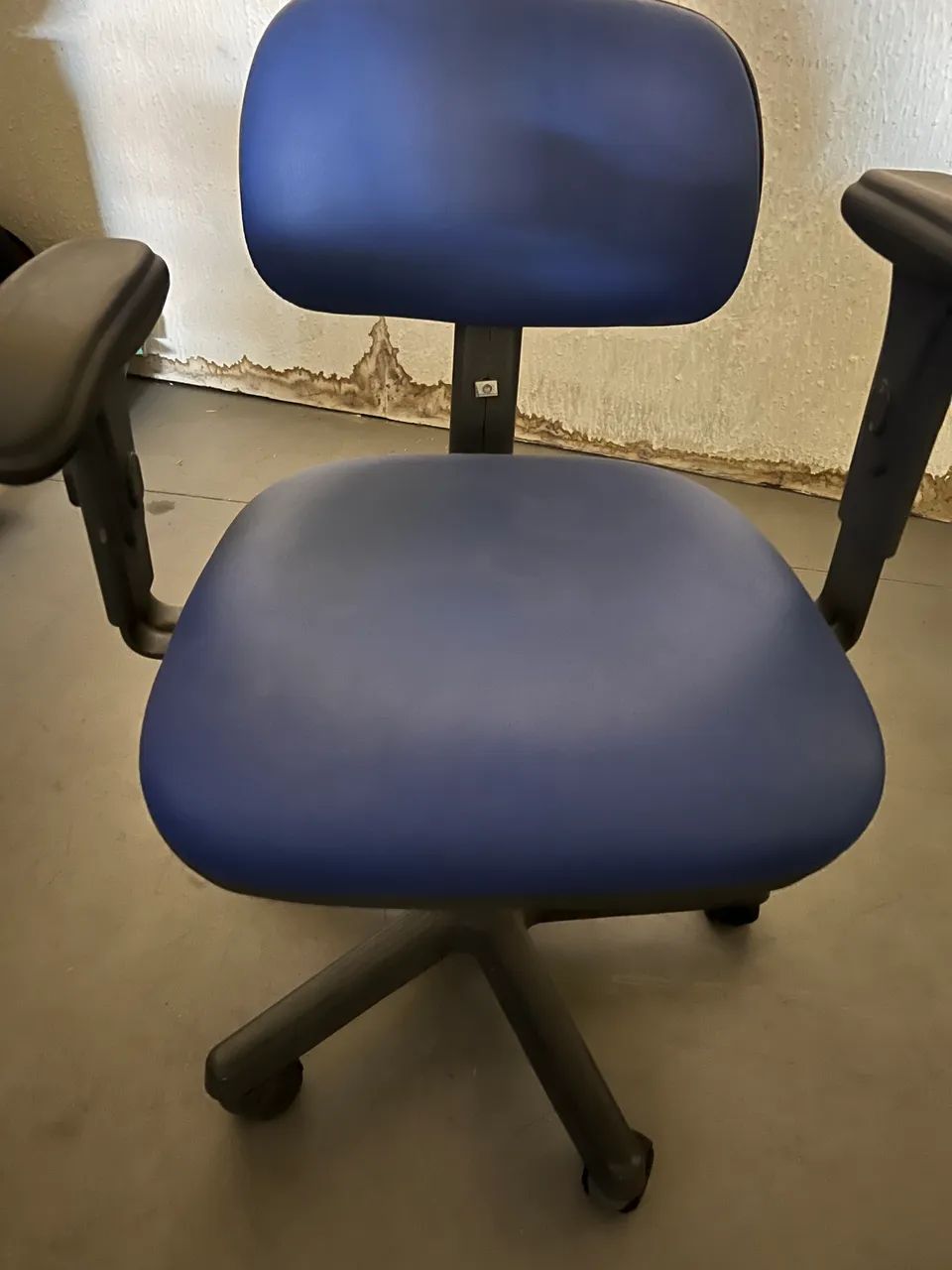 Cadeira giratória de escritório - Foto 4