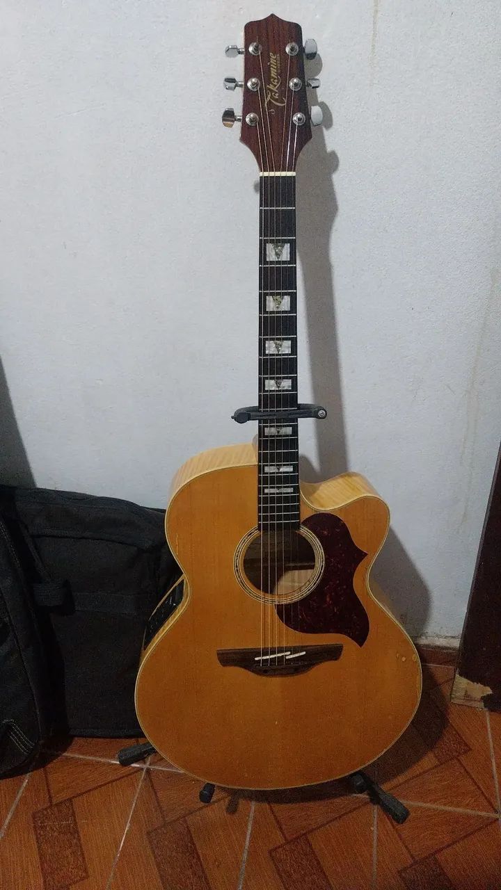 Takamine EG523SC com Fishman original