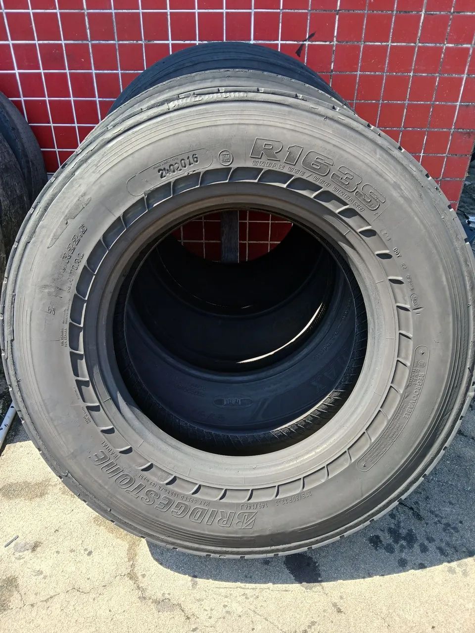 Pneu 275 - Foto 5
