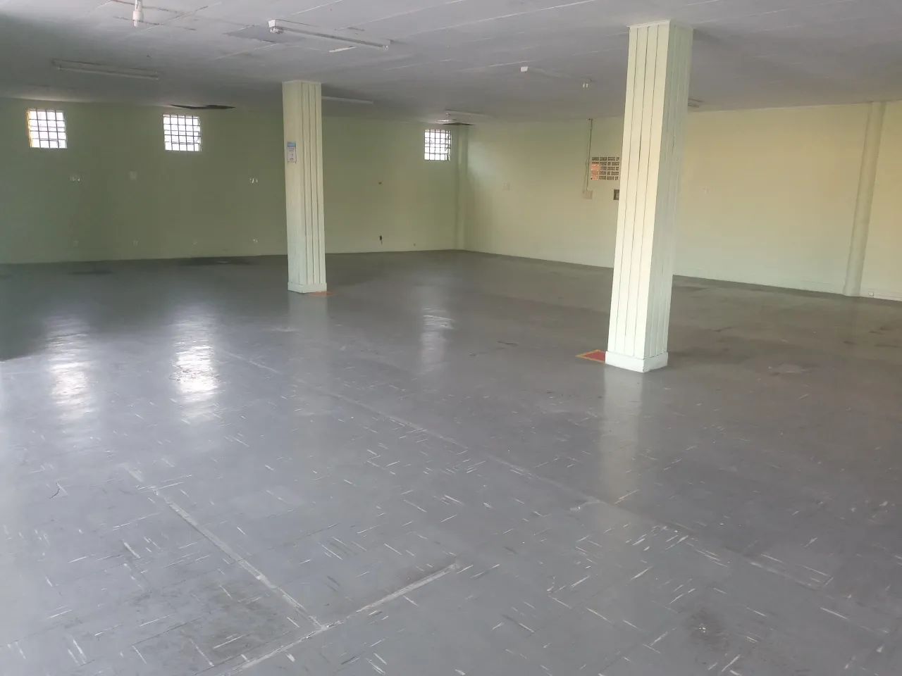 ALUGO SALA COMERCIAL GRANDE - Foto 2
