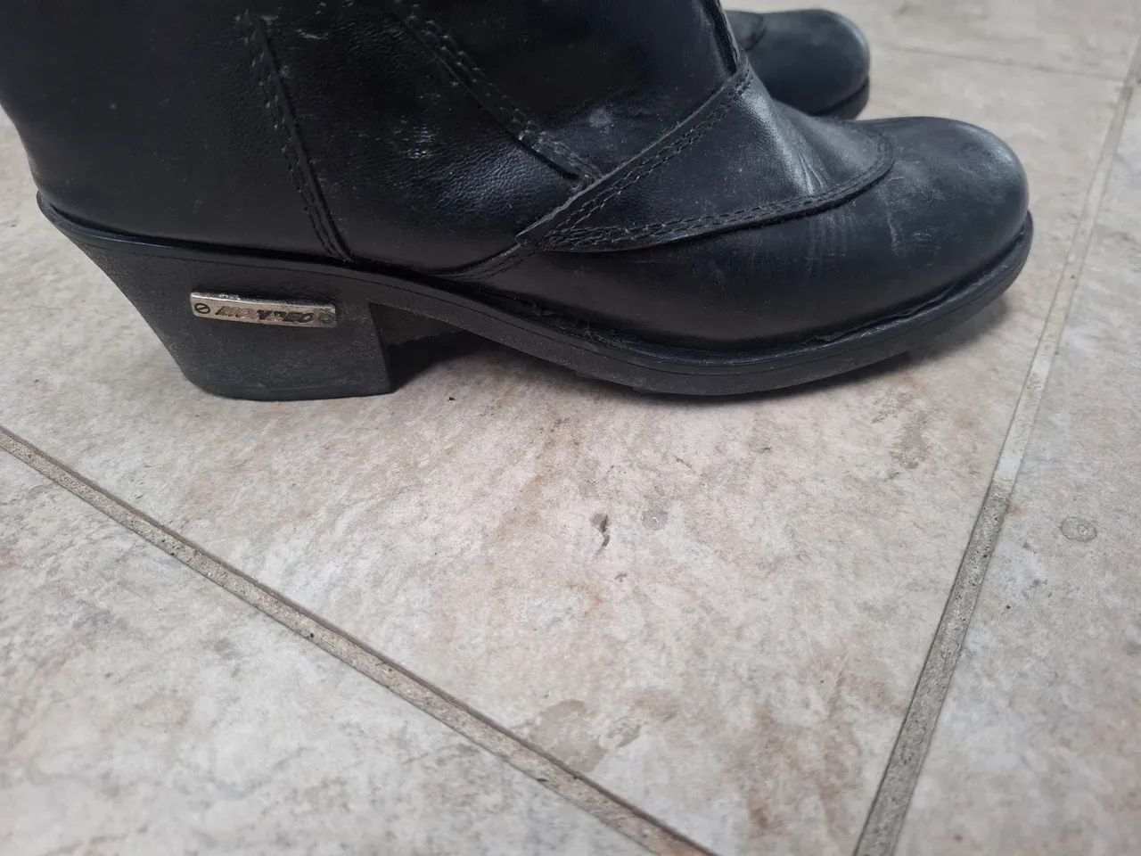 Bota impermeável feminina n.37