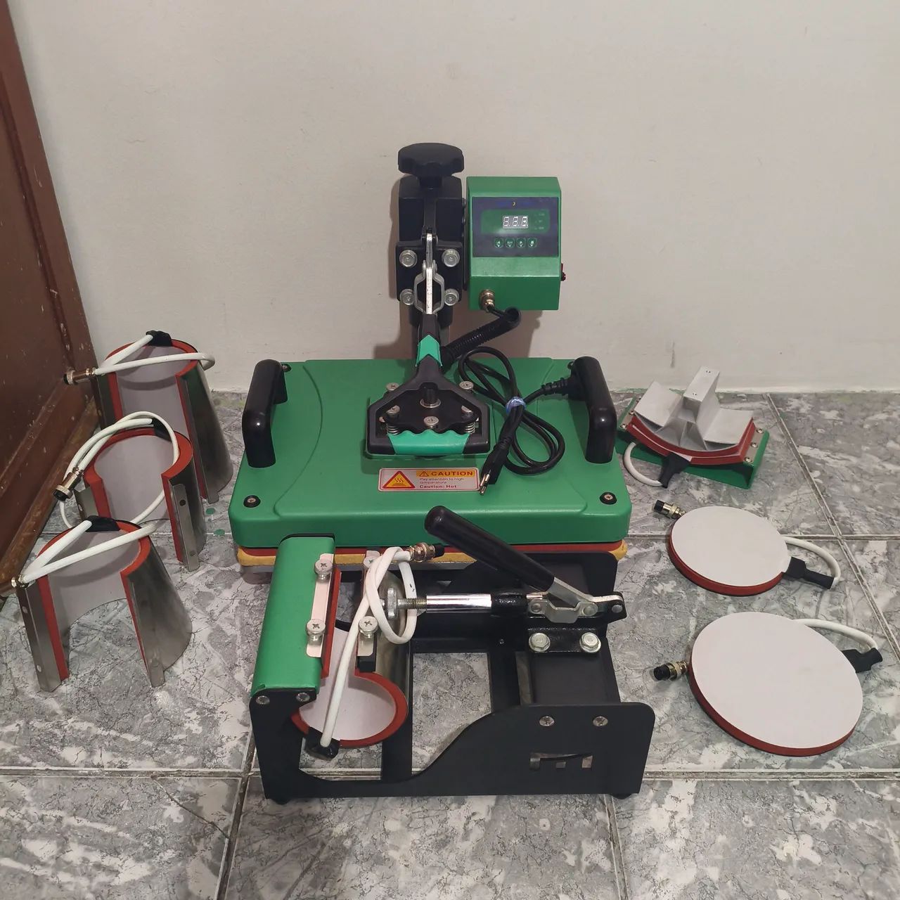 Prensa térmica para sublimação com 8 peças 