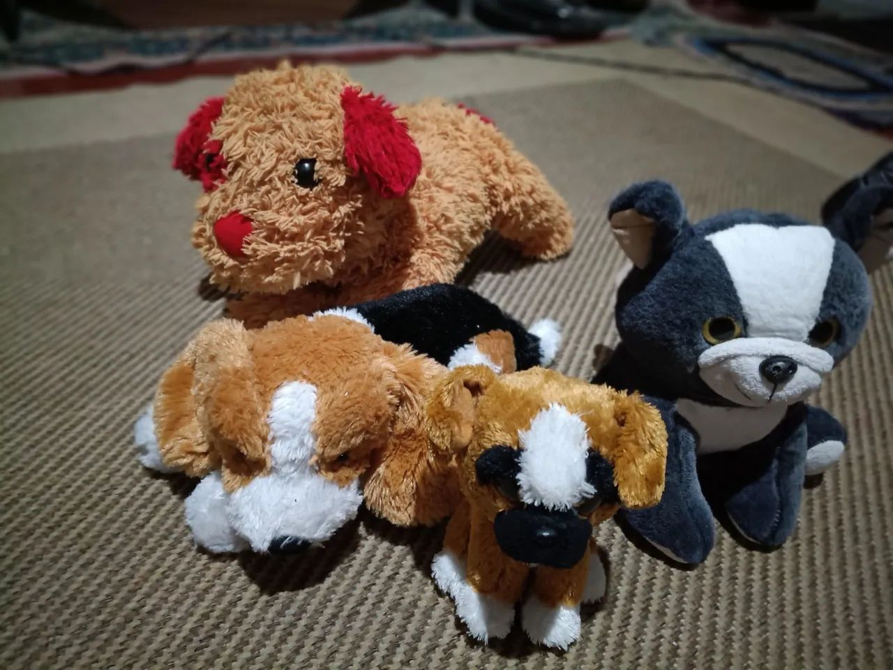 Pelúcias Cachorrinhos. Kit com 4 peças. - Foto 2