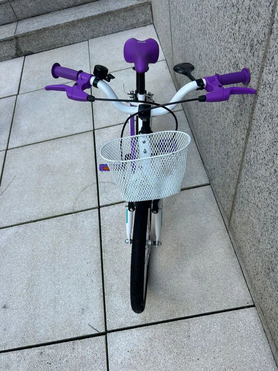 Bicicleta usada 03 vezes, linda! 