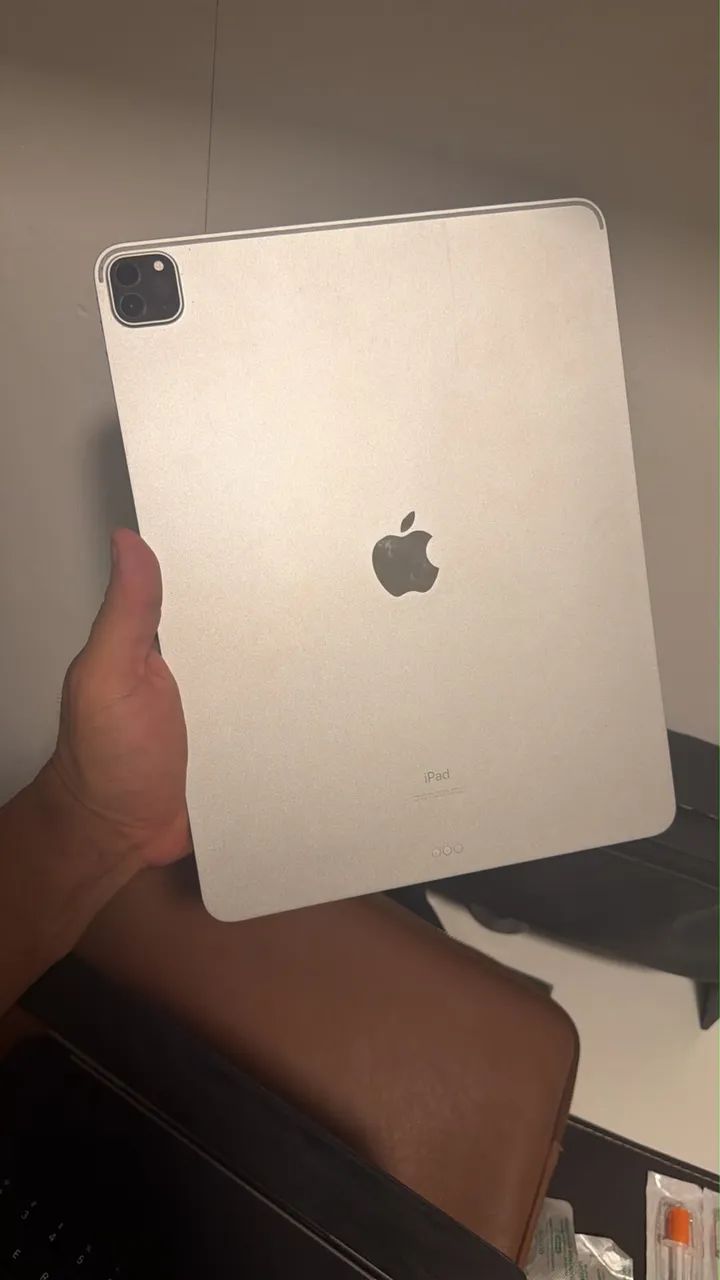 iPad Pro 12,9 5ª Geração (M1) + Apple Pencil + Magic Keyboard 