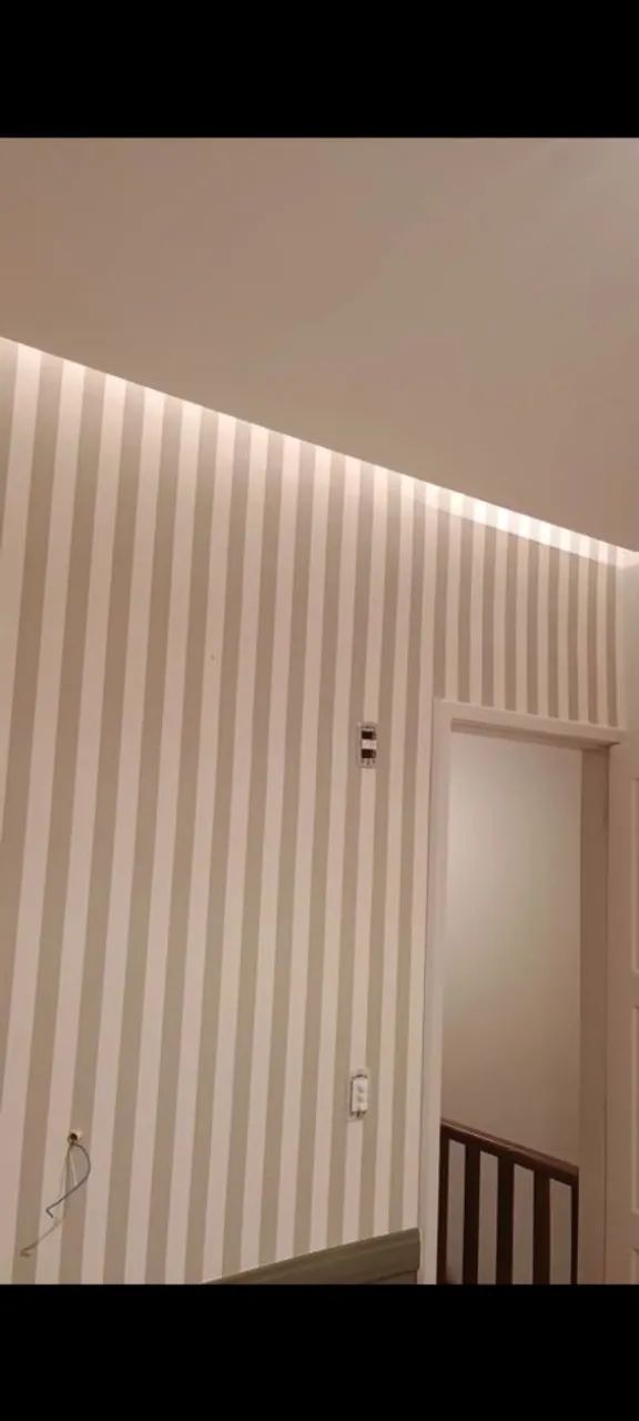 Instalação de papel de parede 