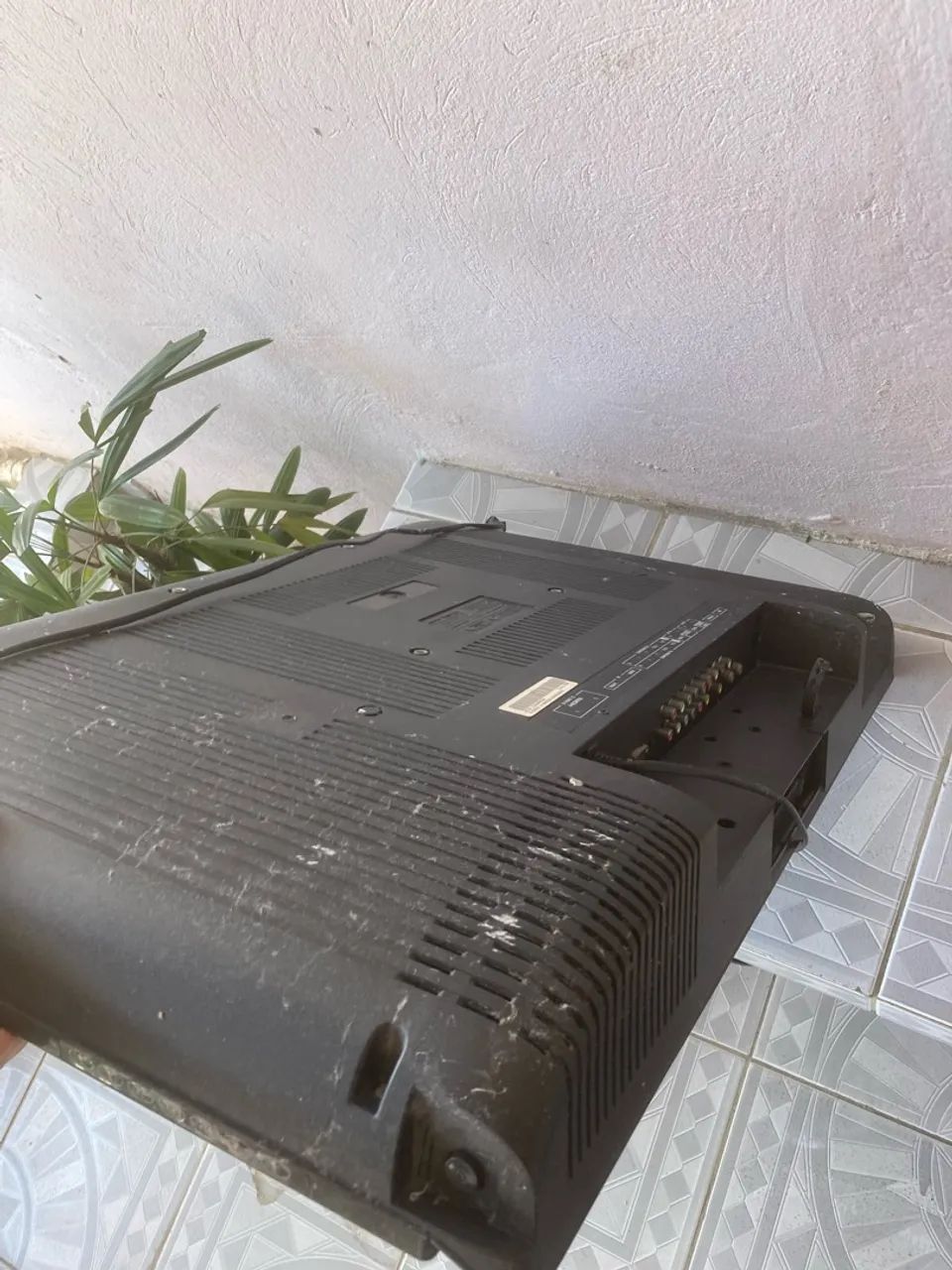 TV (quebrada) - Foto 2