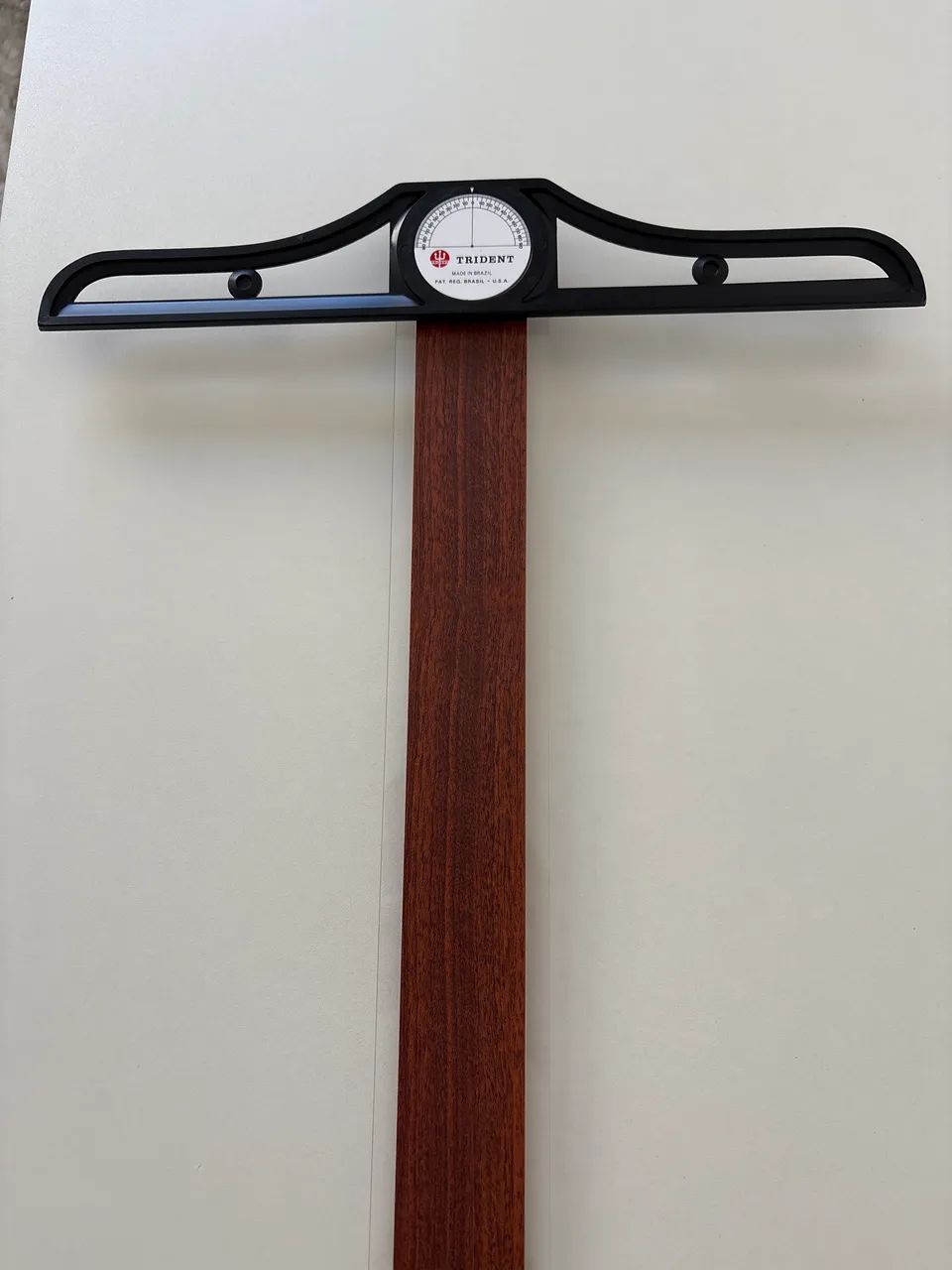 Régua em T com transferidor 80cm - Trident.