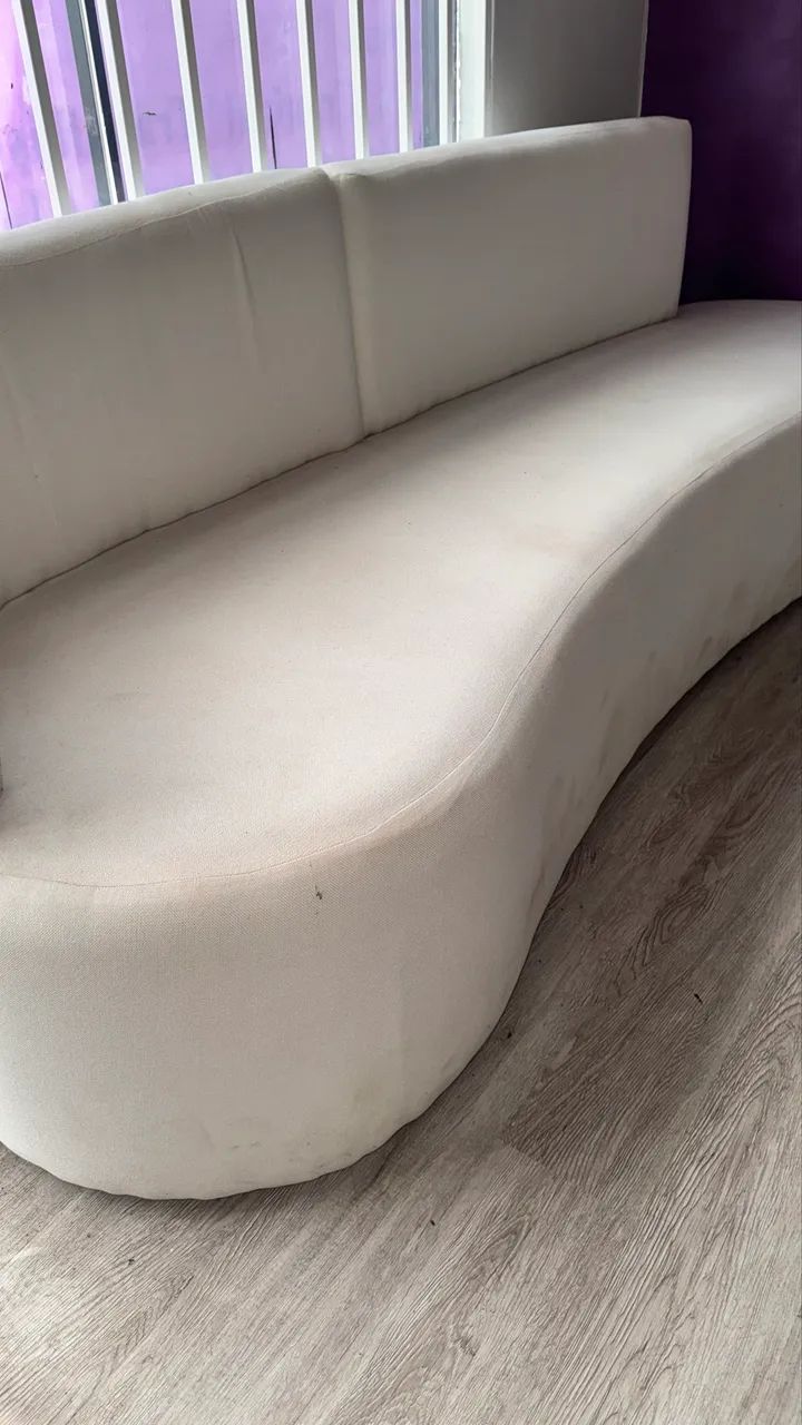 Sofá orgânico em linho 