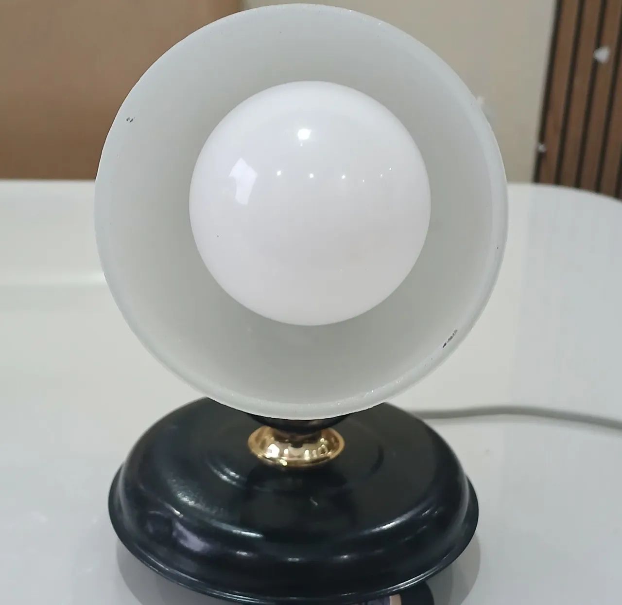 ABAJUR ANTIGO COM CÚPULA 