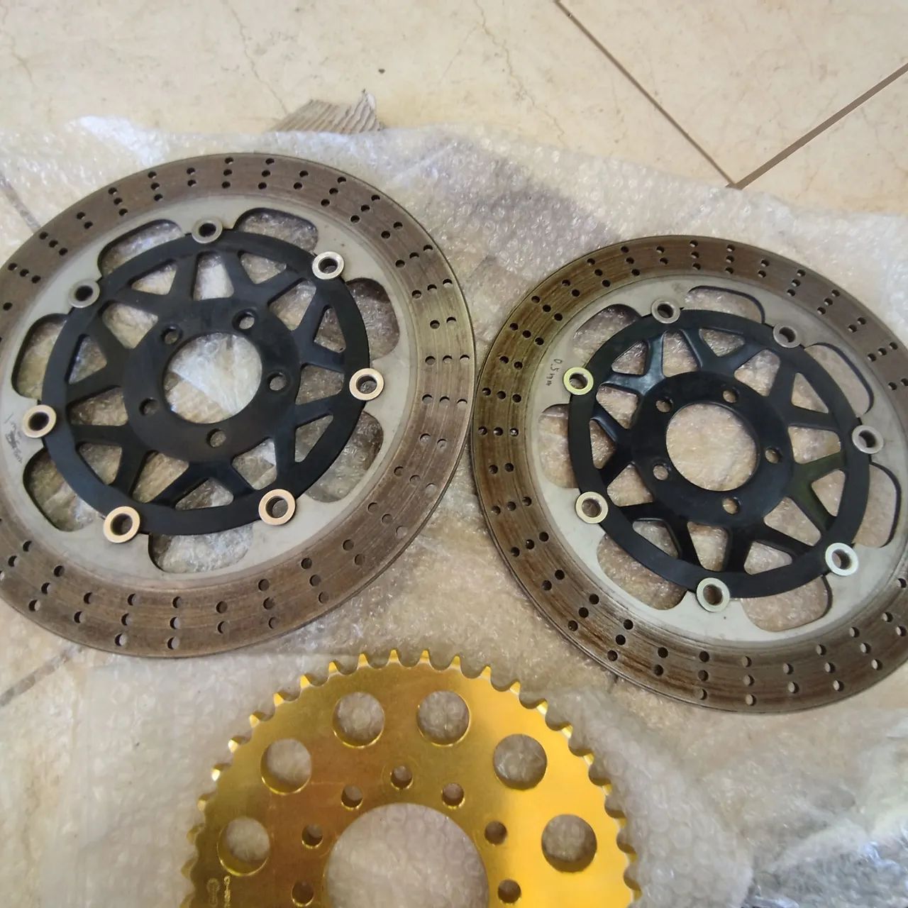 Kawasaki zx11 peças para disco.. - Outros itens para agro e