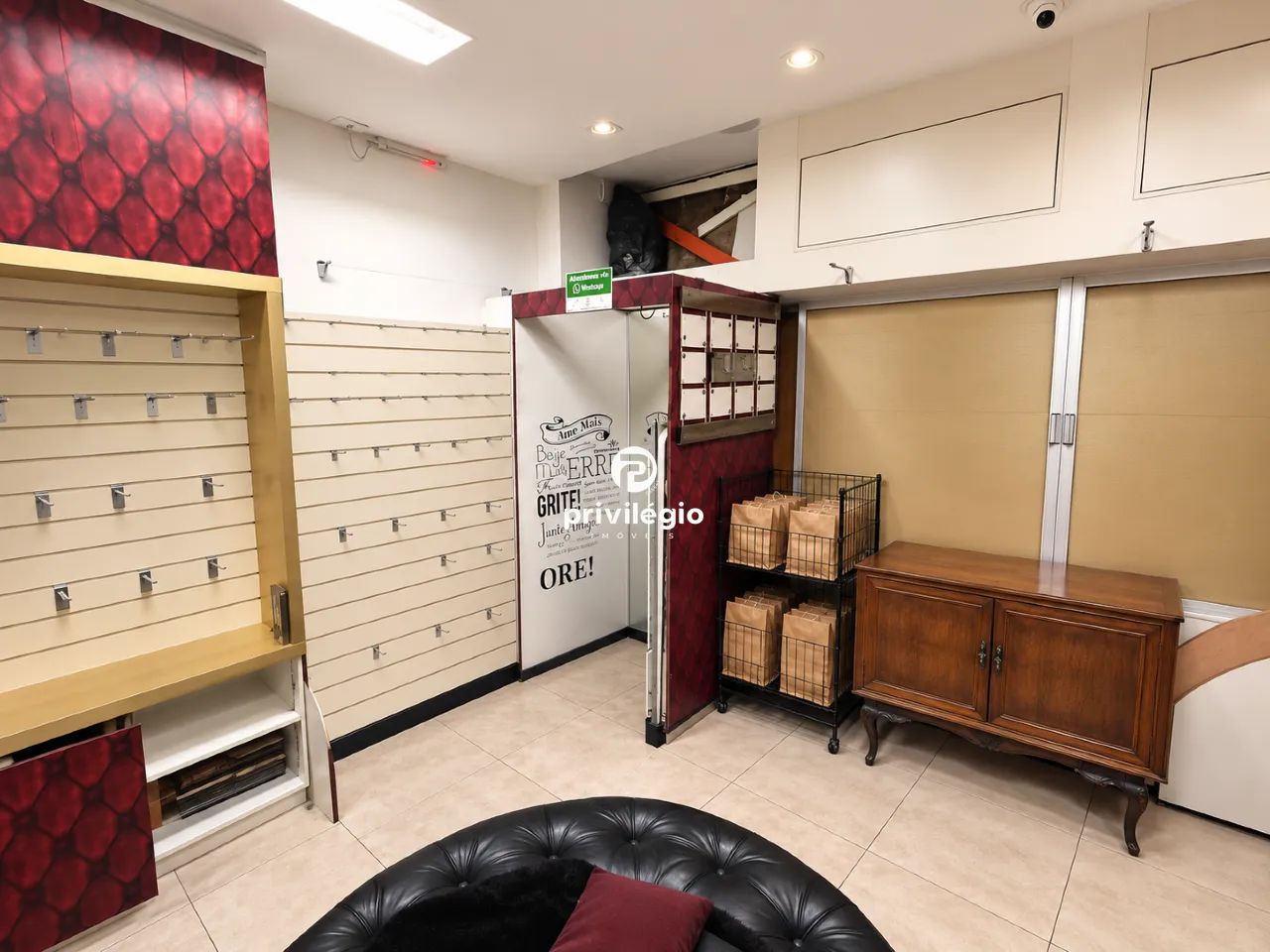 Sala Comercial de 30 m² com Vaga  Estácio | Próxima à Cidade Nova