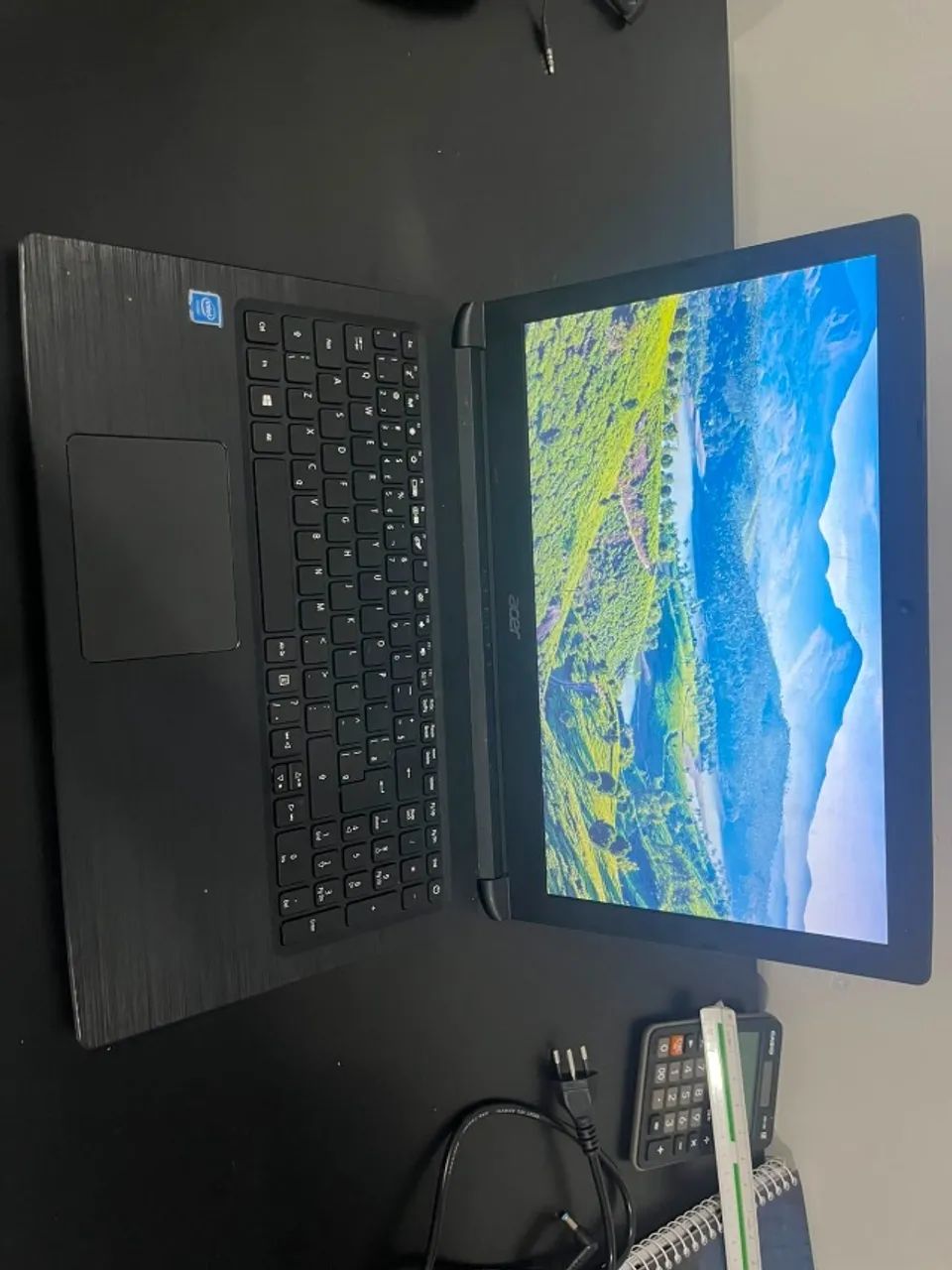 NOTEBOOK ACER COM CPU 1,60GHZ, RAM 8 GB, SSD 120 GB.