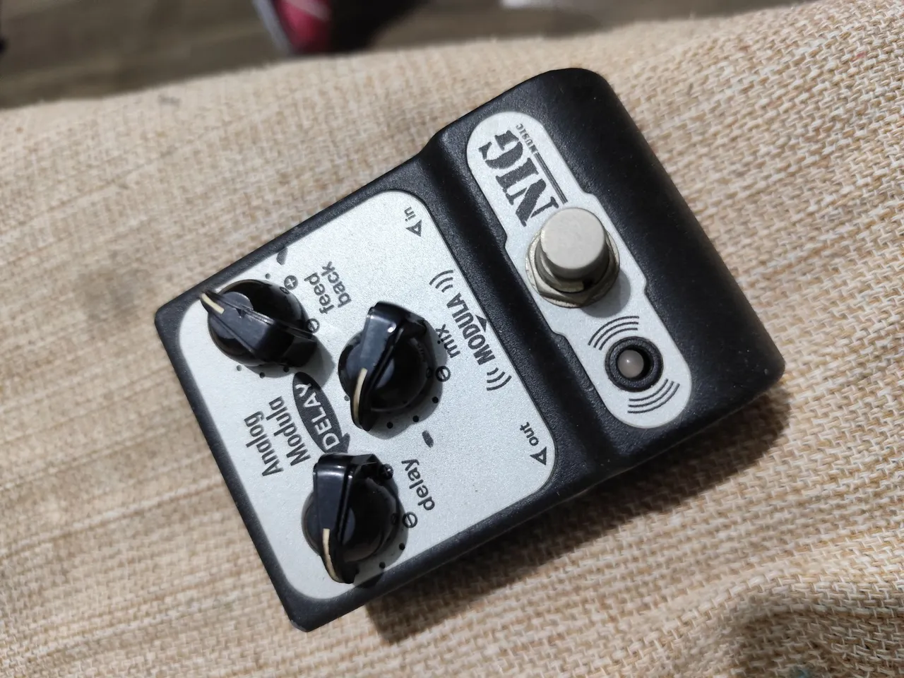 Pedal MXR Classic 108 (circuito FUZZ FACE em formato mini), 100