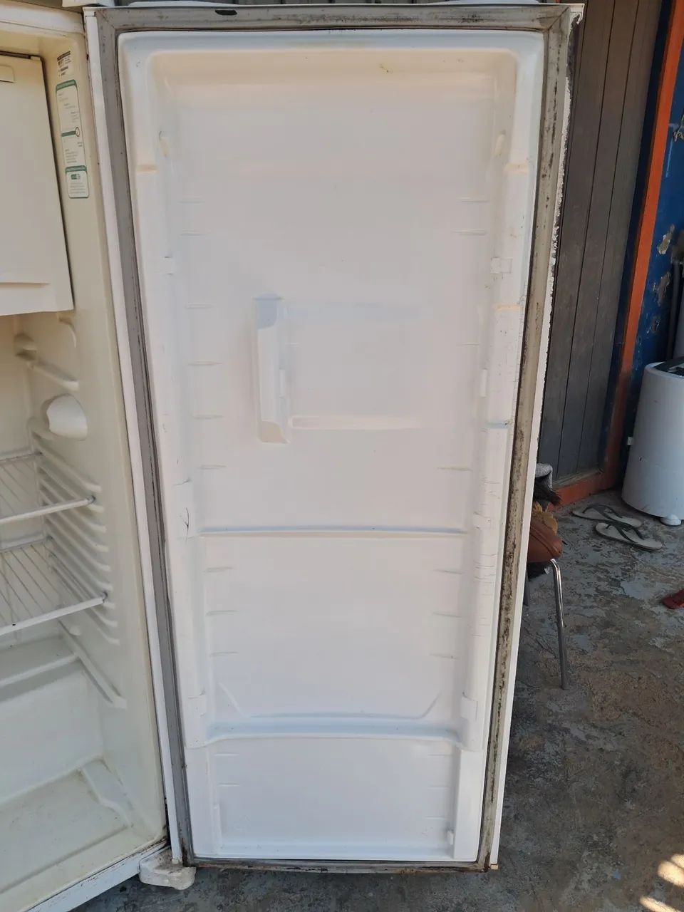 Vende-se geladeira funcionando perfeitamente  - Foto 3