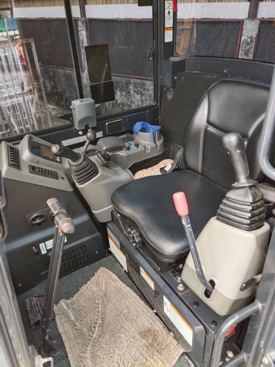 MINI ESCAVADEIRA YANMAR VIO35 ANO 2019  - Foto 5