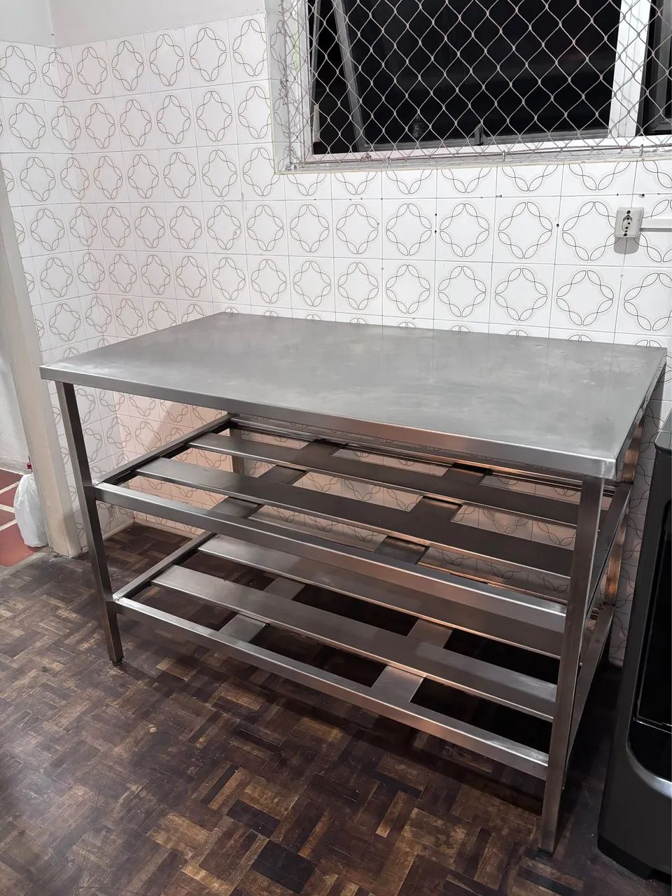 Vendo bancada totalmente em inox 130x70x91