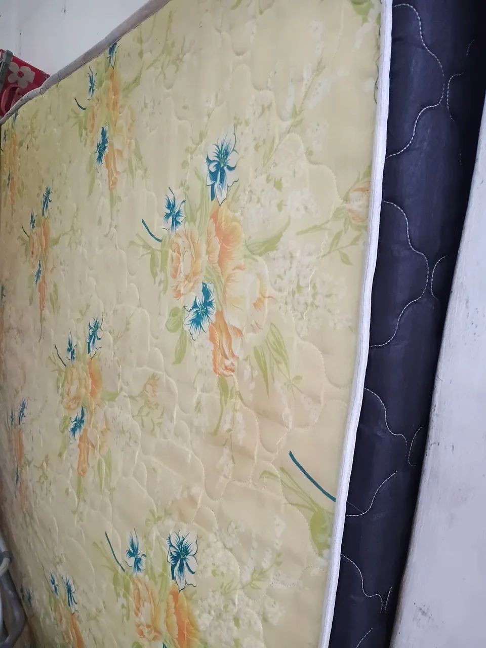 Uma Cama box cabeceira cama três colchões casal  entrega 