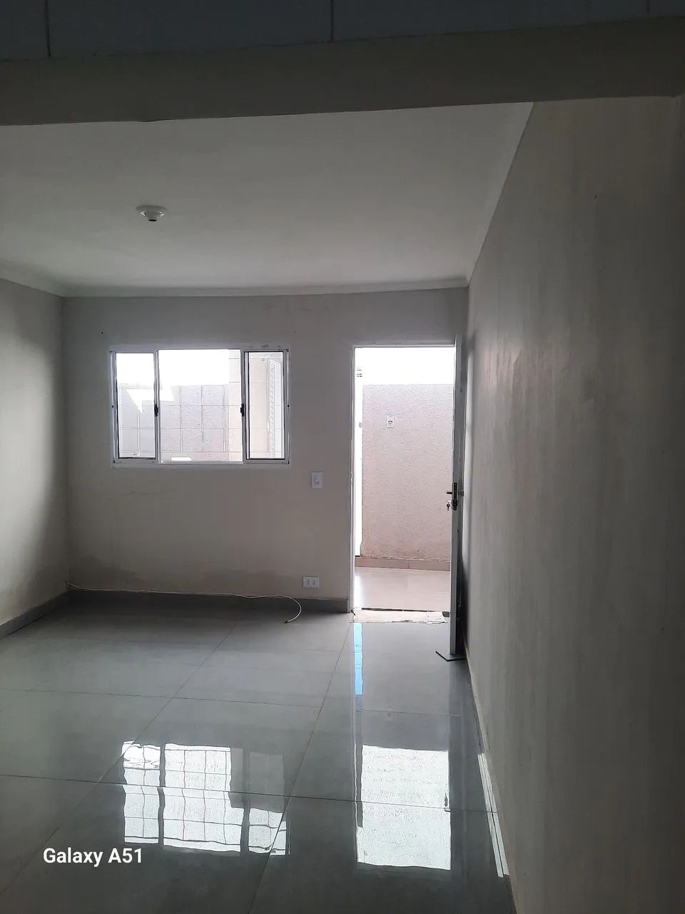 Casa Residencial  - aluga 