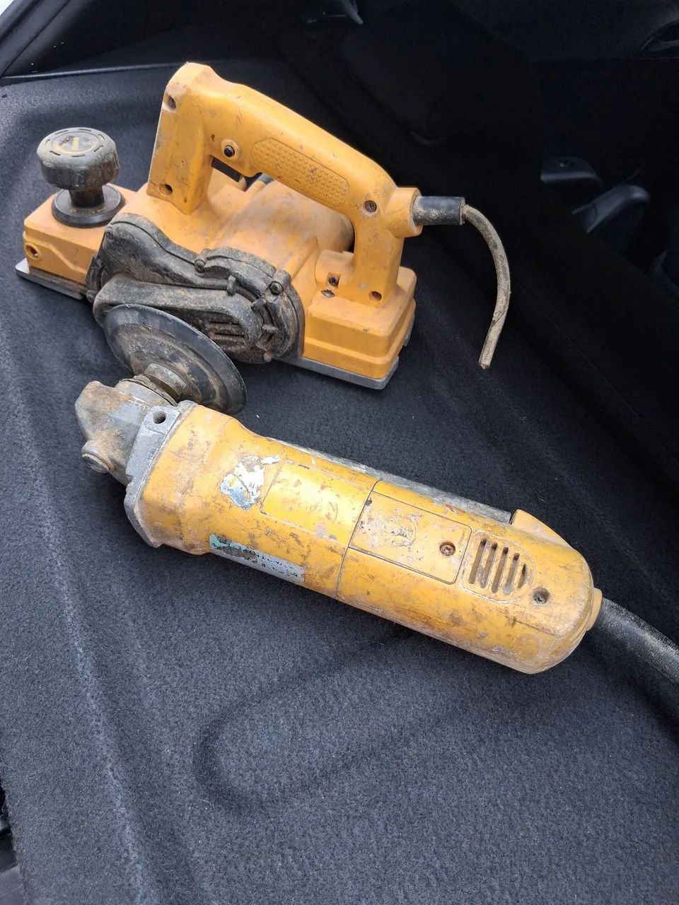 Plaina elétrica dewalt e Esmerilhadeira dewalt pra arrumar  - Foto 5