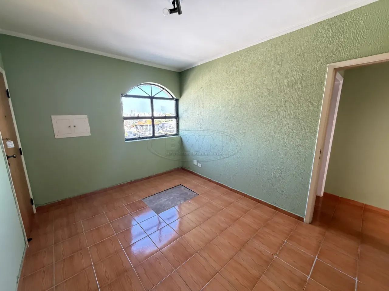 Edifício Pinheiro | Apartamento no Último Andar | 2 Dormitórios | Ótima Localização