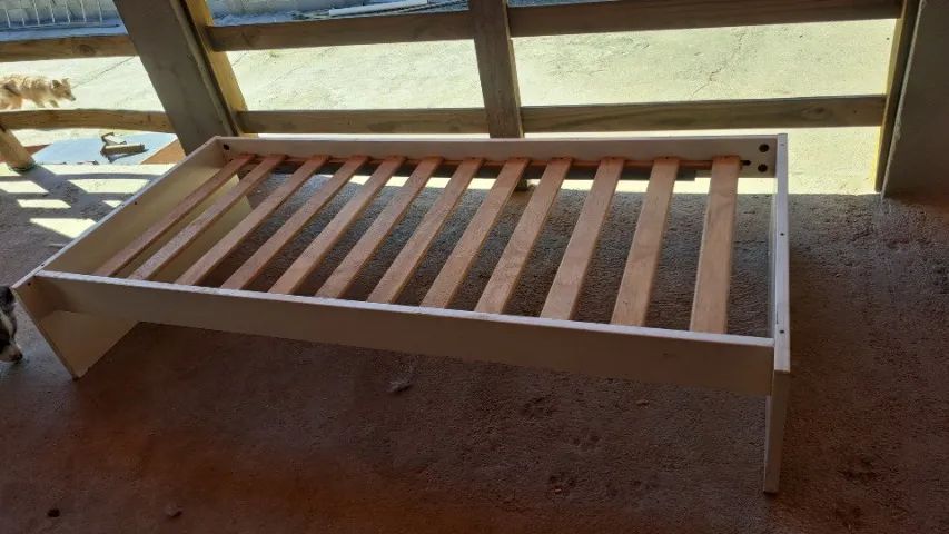 Cama de solteiro reforçada com colchão 