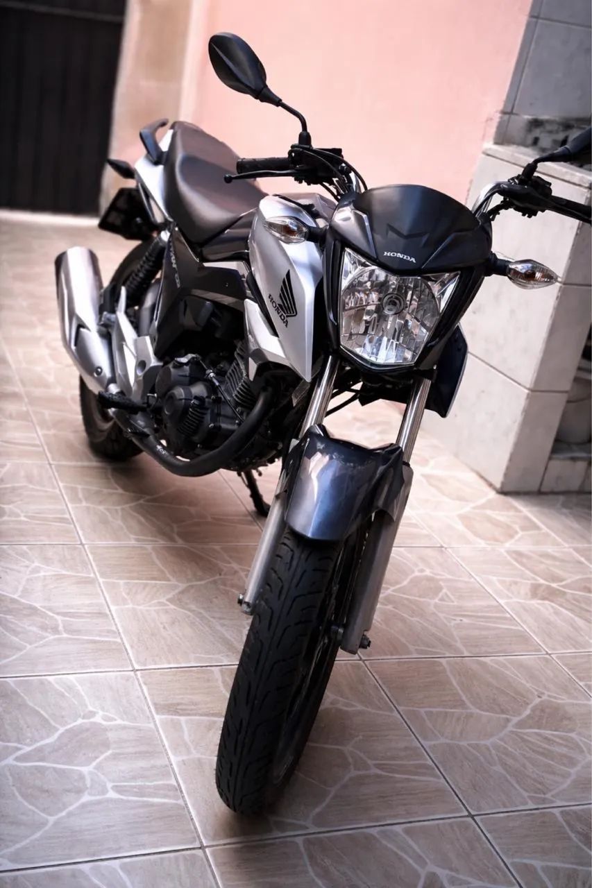 Titan  - Foto 3