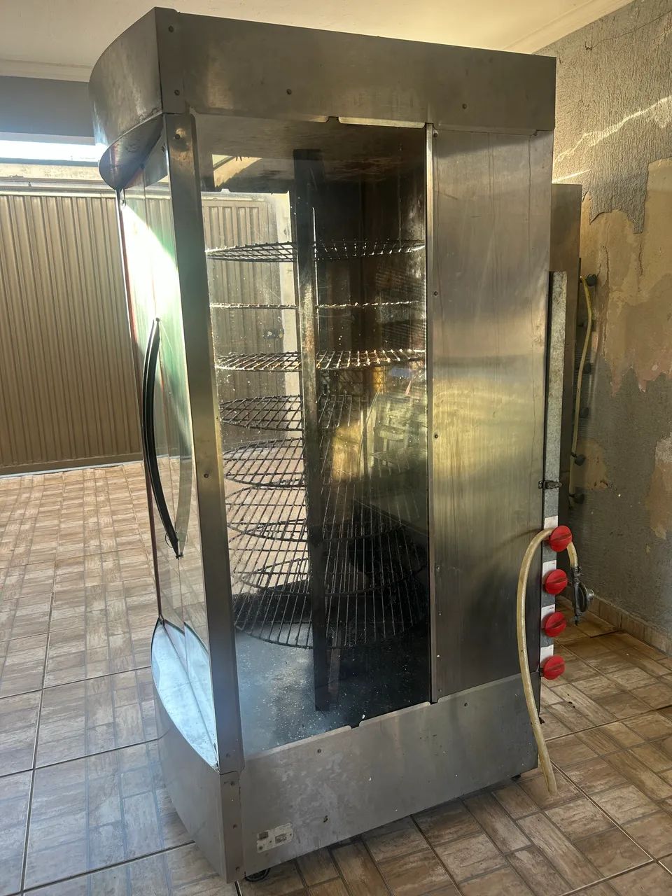 Vende-se máquina rotativa para assados 
