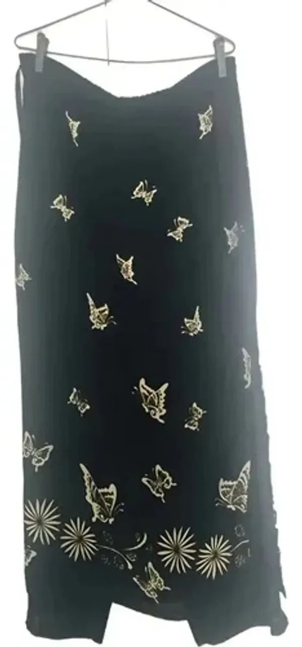 Calça preta com sobressaia longa e estampa em cor creme - crepe de seda - marca Composé - Foto 3