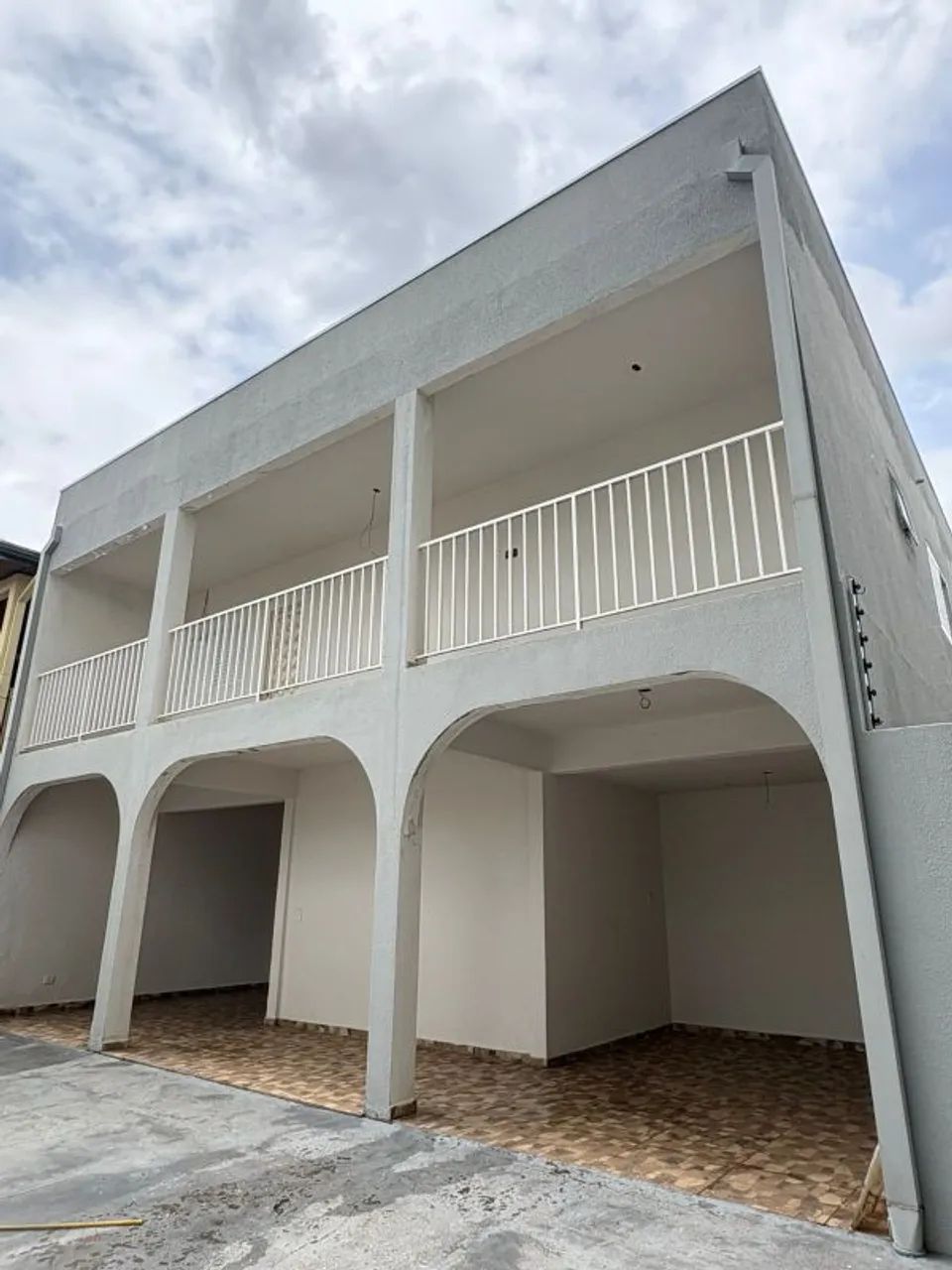 vende sobrado 6 quartos no pico do amor